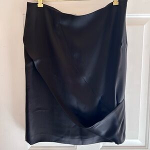 Giorgio Armani Elegant Black Midi Skirt